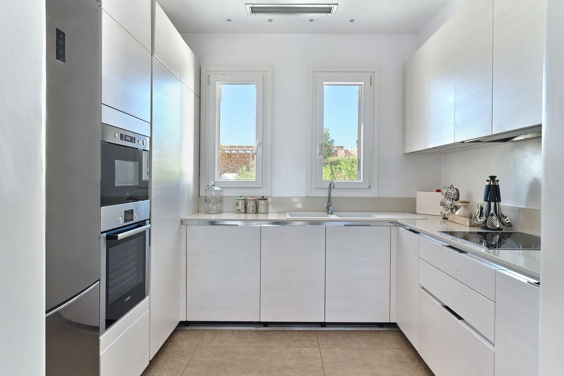 bio-rentals-paros-kitchen