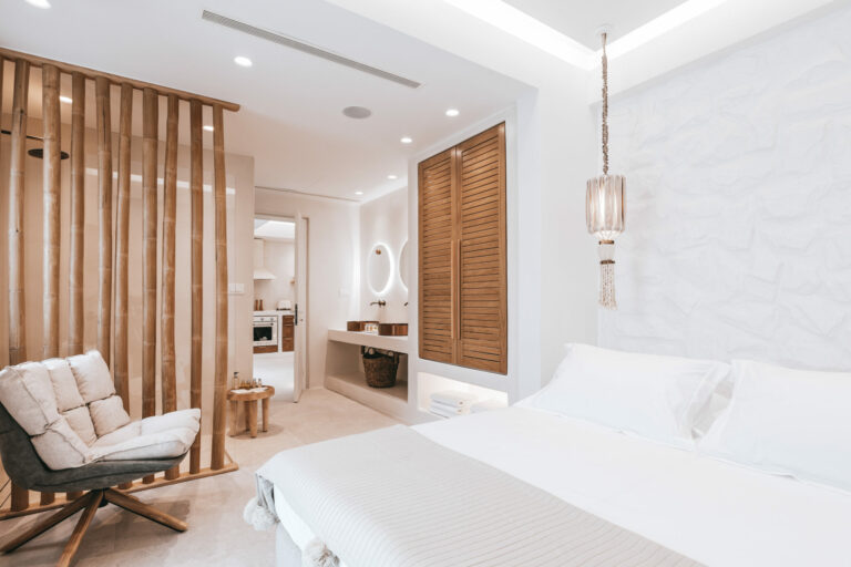 bio-rentals-greece-naxos-bedroom-eco-friendly-design-768x512