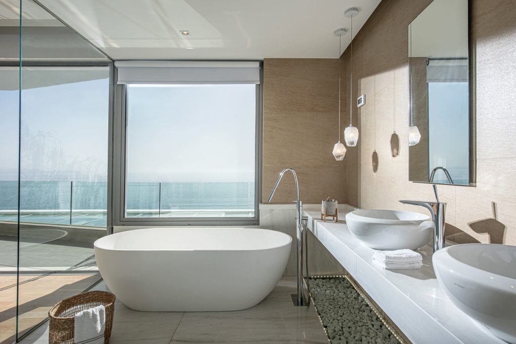 bio-rentals-bathroom-seaview