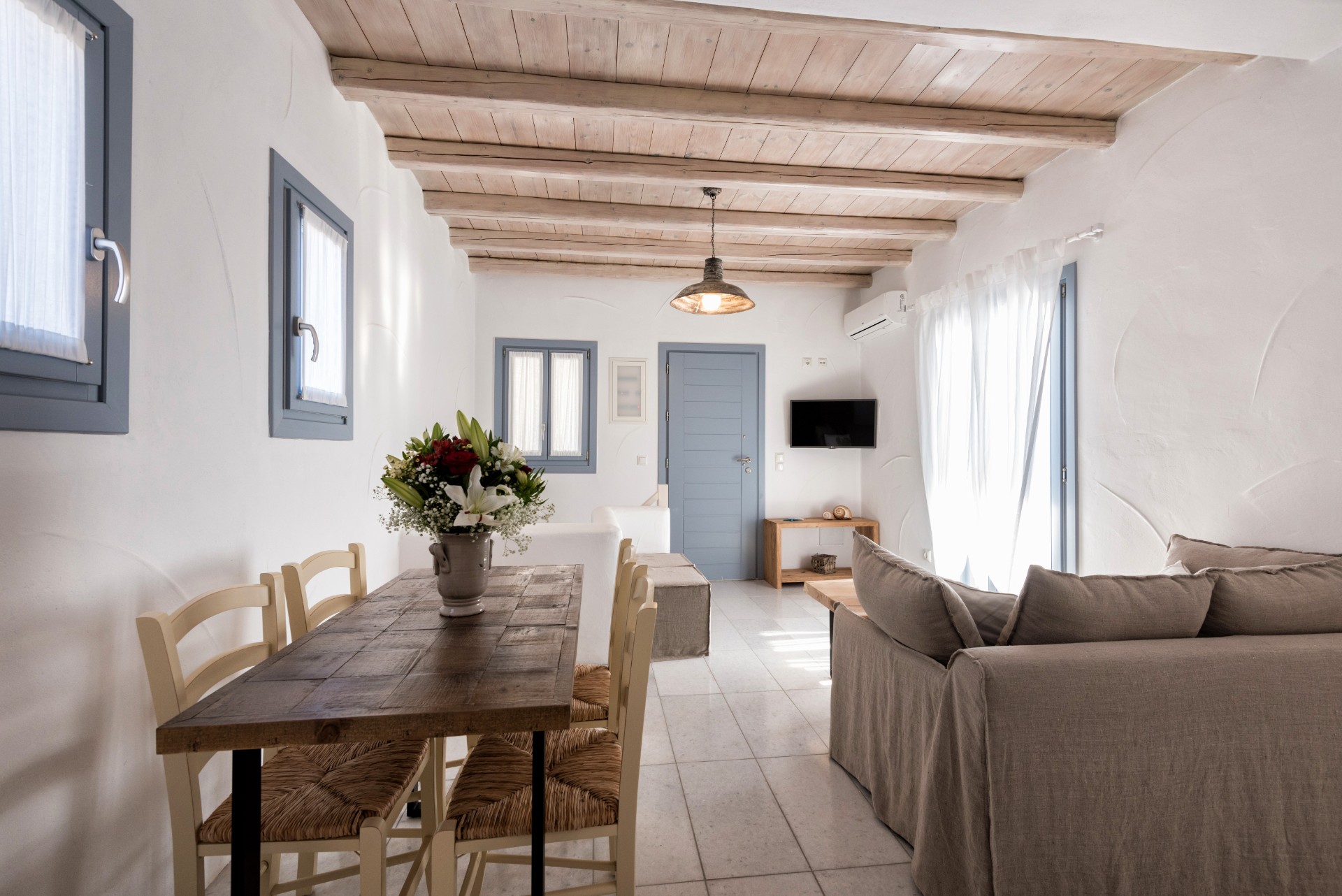 bio-rentals-koufonissia-dining-room