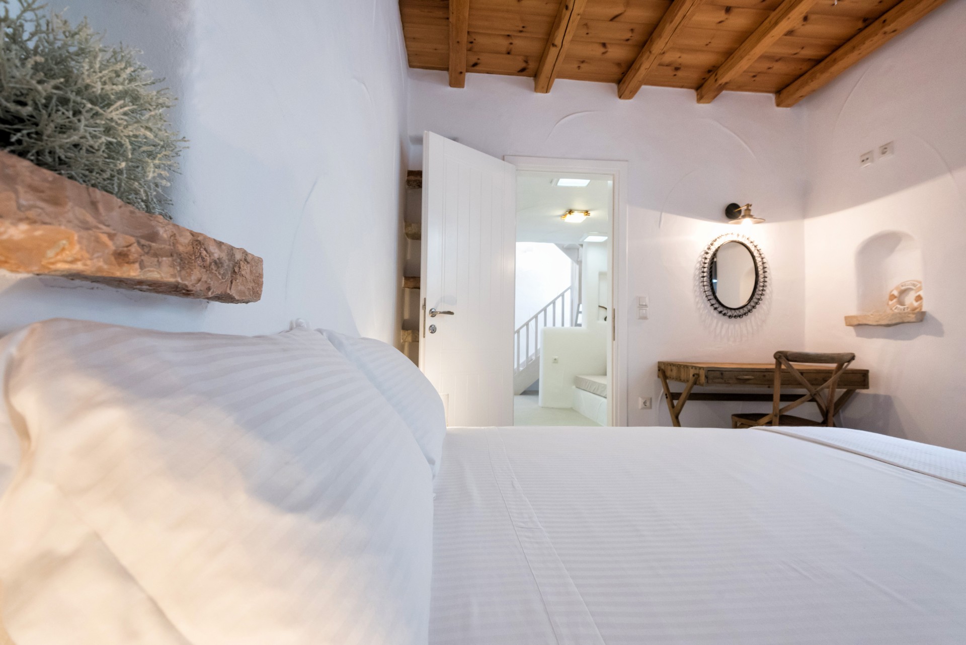 bio-rentals-koufonissia-master-bedroom