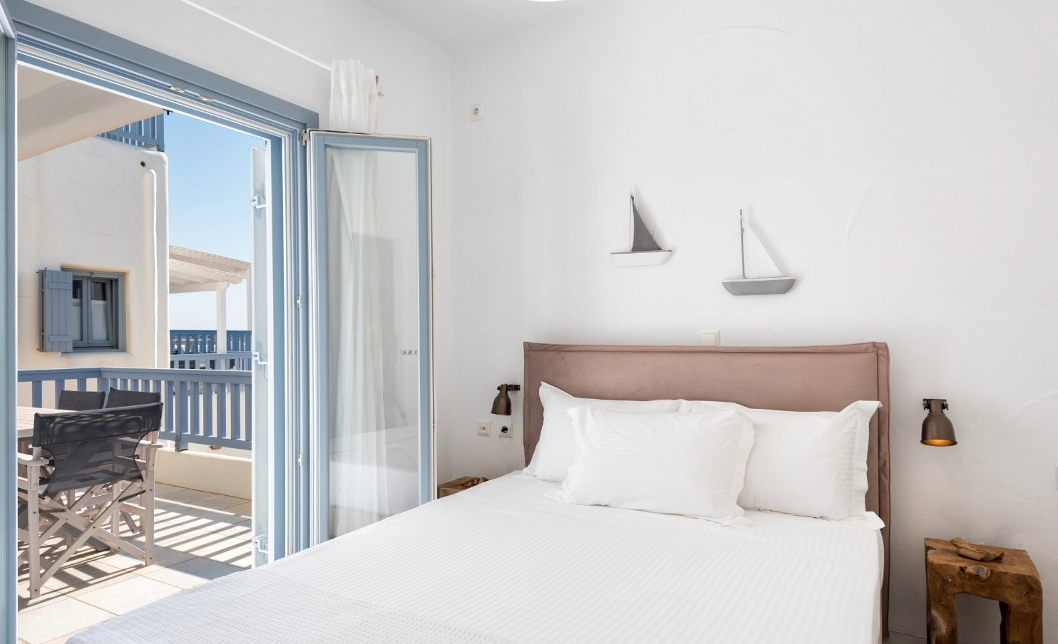 bio-rentals-petites-cyclades-bedroom